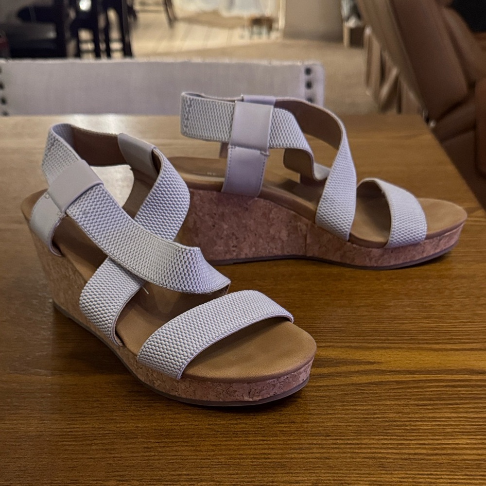 Sz 8 Report Wedge Sandals